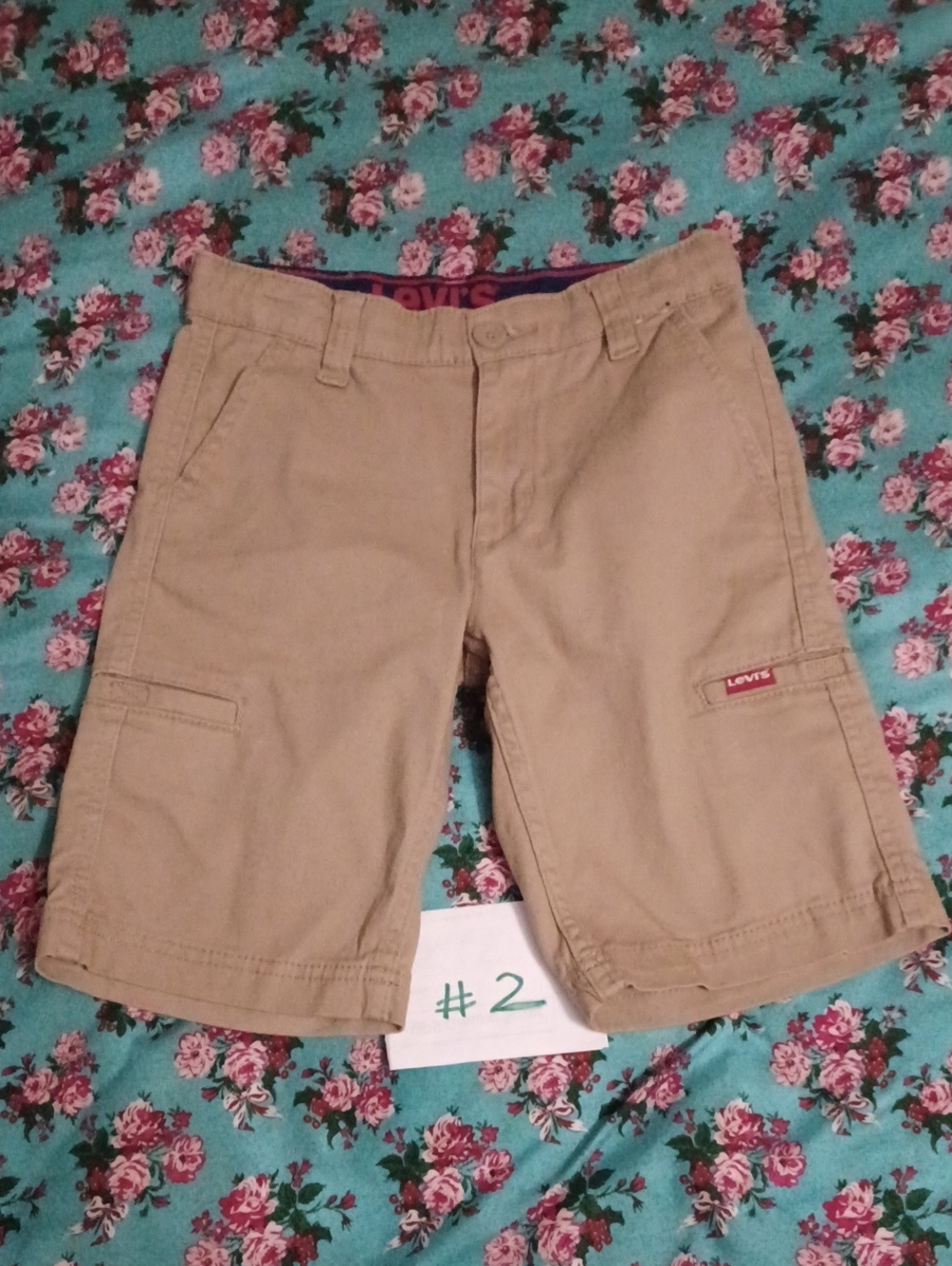 #2 Levi's Khaki Cargo Shorts for Boys Size 8